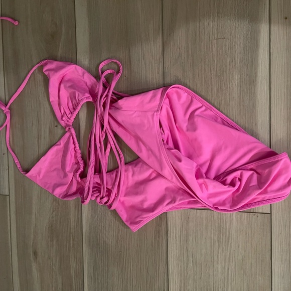 Frankie’s bikini Gemma Cassie suit - Picture 5 of 5